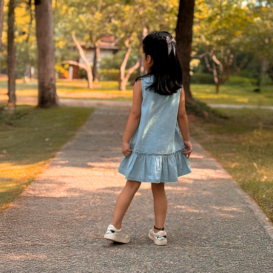 🌿 Belle Dress – Ice-Washed Denim for Girls with a stylish Scalloped Collar