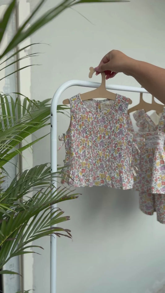 🌸 Ember Top – Smocked Garden Bloom